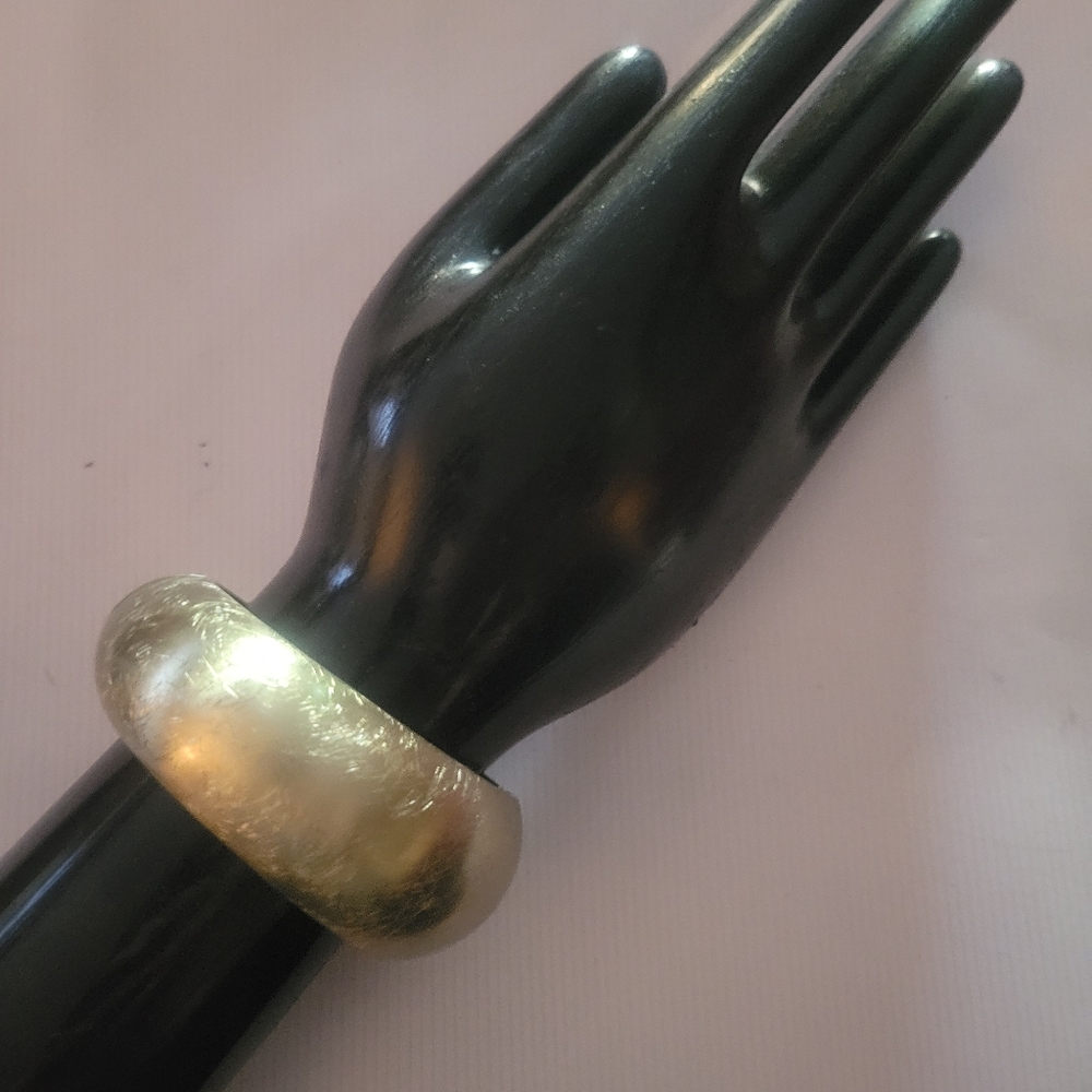 Good Quality Goldtone Bangle Braclet